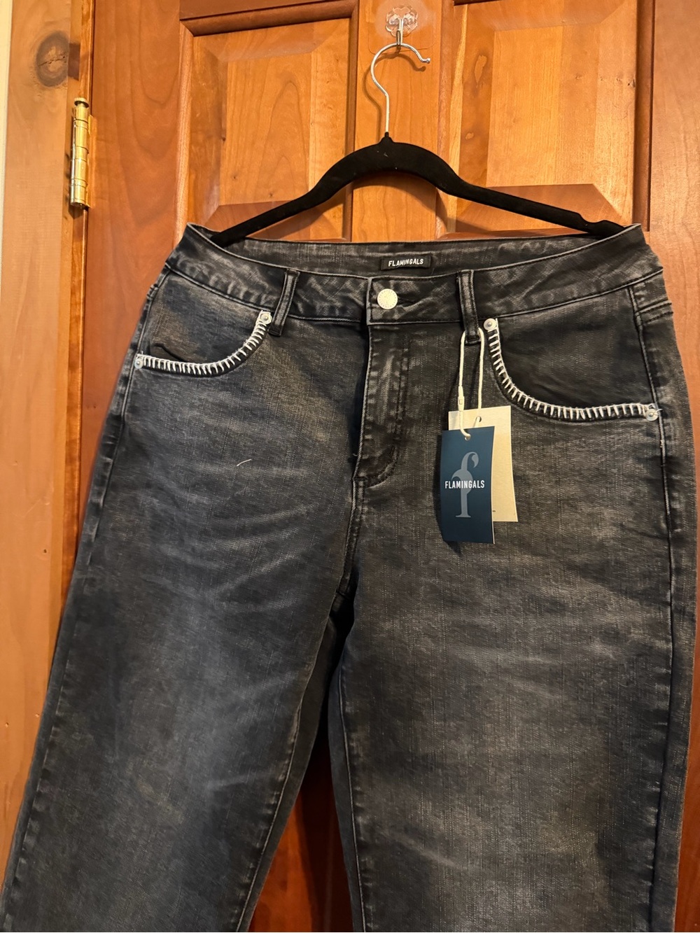 Flamingals Women's Black Wash Jeans with Contrast Stitching
